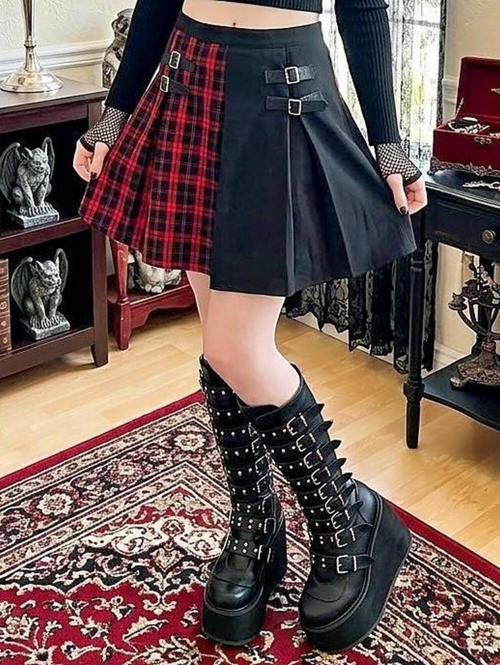 Hot Topic Split Red Plaid Pleated Buckle Mini Skirt Size M